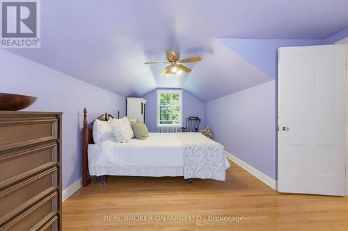 24 Pleasant Ridge Road, Brantford, ON - Indoor Photo Showing Bedroom