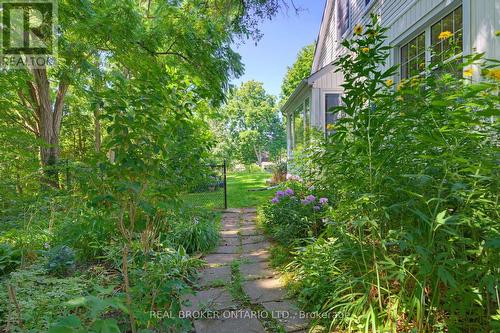 24 Pleasant Ridge Road, Brantford, ON - Outdoor