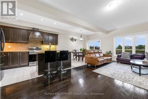13 - 370 Stonehenge Drive, Hamilton, ON - Indoor