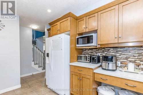 39 Washburn Drive, Guelph, ON - Indoor Photo Showing Kitchen