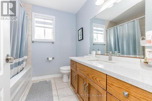 39 Washburn Drive, Guelph, ON - Indoor Photo Showing Bathroom