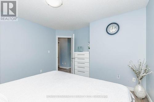 39 Washburn Drive, Guelph, ON - Indoor Photo Showing Bedroom