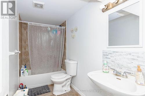 39 Washburn Drive, Guelph, ON - Indoor Photo Showing Bathroom