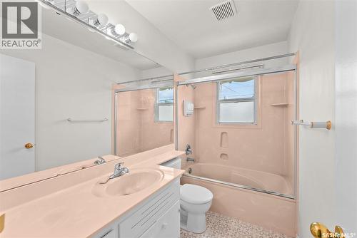 96 Marsh Crescent, Regina, SK - Indoor Photo Showing Bathroom