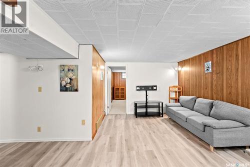 96 Marsh Crescent, Regina, SK - Indoor Photo Showing Living Room