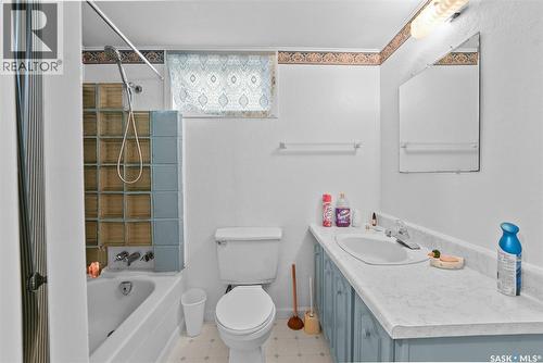 96 Marsh Crescent, Regina, SK - Indoor Photo Showing Bathroom