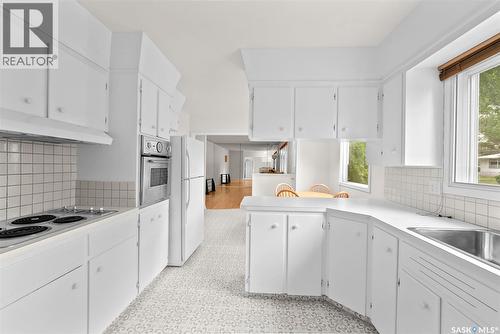 96 Marsh Crescent, Regina, SK - Indoor Photo Showing Kitchen With Upgraded Kitchen