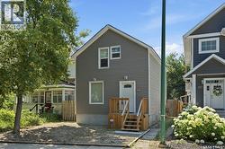 215 26th STREET W  Saskatoon, SK S7L 0C3