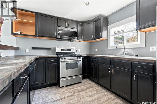 215 26Th Street W, Saskatoon, SK - Indoor Photo Showing Kitchen
