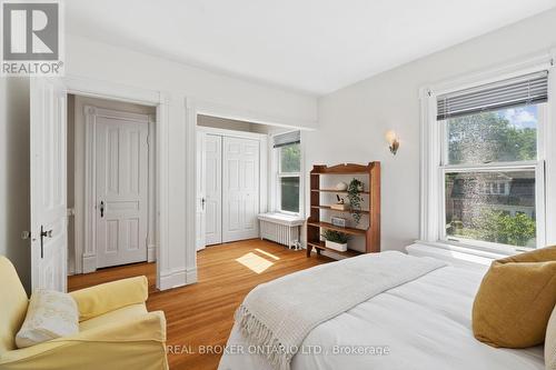 25 Suffolk Street W, Guelph, ON - Indoor Photo Showing Bedroom