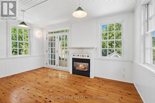 25 Suffolk Street W, Guelph, ON - Indoor With Fireplace