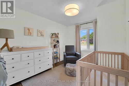2584 Stagecoach Road, Ottawa, ON - Indoor Photo Showing Bedroom