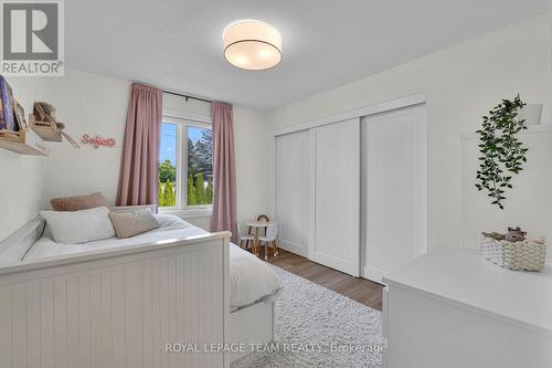 2584 Stagecoach Road, Ottawa, ON - Indoor Photo Showing Bedroom