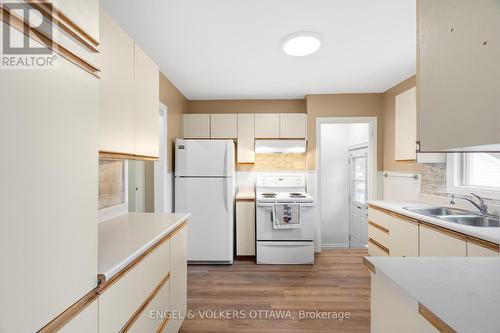 871 Notre Dame Street, Clarence-Rockland, ON - Indoor Photo Showing Kitchen With Double Sink