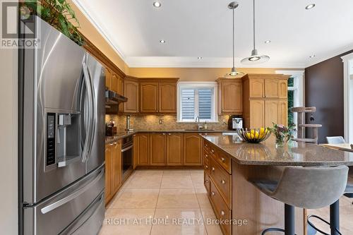 103 Borealis Crescent, Ottawa, ON - Indoor Photo Showing Kitchen With Upgraded Kitchen