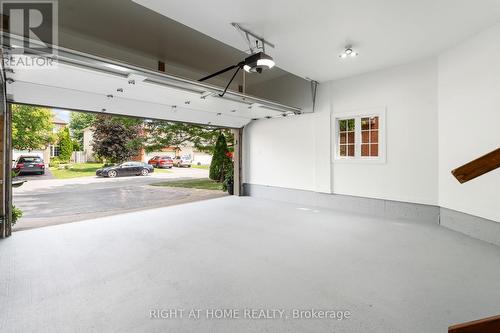 103 Borealis Crescent, Ottawa, ON - Indoor Photo Showing Garage