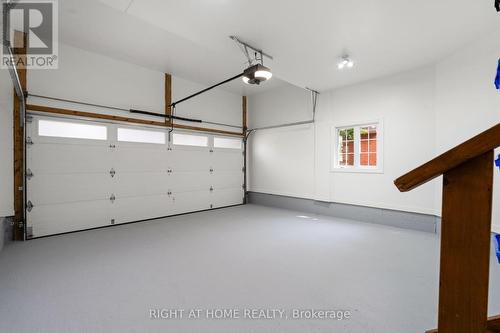 103 Borealis Crescent, Ottawa, ON - Indoor Photo Showing Garage