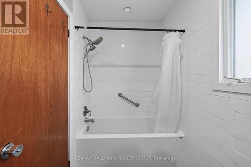 1038 Arnot Road, Ottawa, ON - Indoor Photo Showing Bathroom