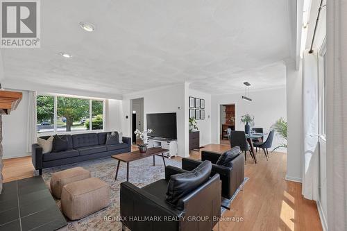 1038 Arnot Road, Ottawa, ON - Indoor Photo Showing Living Room