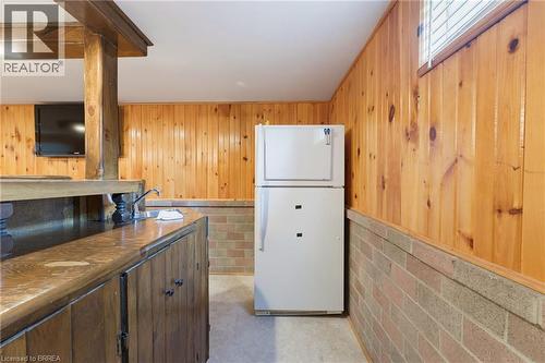 35 Varadi Avenue, Brantford, ON - Indoor Photo Showing Kitchen