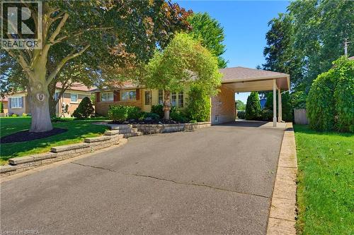 35 Varadi Avenue, Brantford, ON - Outdoor