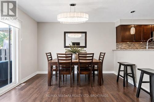 17 Jackson Court W, Welland (N. Welland), ON - Indoor Photo Showing Dining Room