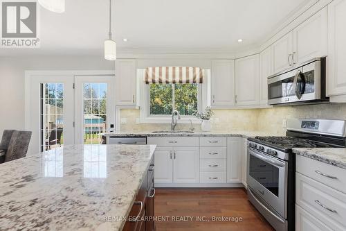 133 New Lakeshore Road, Norfolk, ON - Indoor Photo Showing Kitchen With Upgraded Kitchen