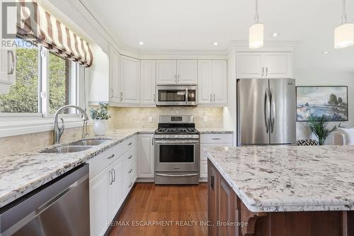133 New Lakeshore Road, Norfolk, ON - Indoor Photo Showing Kitchen With Double Sink With Upgraded Kitchen