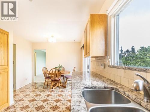3571 Mackenzie Ave, Powell River, BC - Indoor Photo Showing Kitchen With Double Sink
