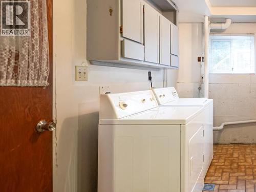 3571 Mackenzie Ave, Powell River, BC - Indoor Photo Showing Laundry Room