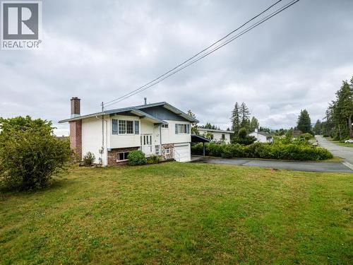 3571 Mackenzie Ave, Powell River, BC - Outdoor
