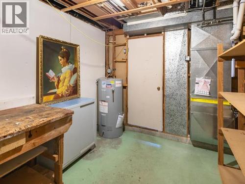 3571 Mackenzie Ave, Powell River, BC - Indoor Photo Showing Basement