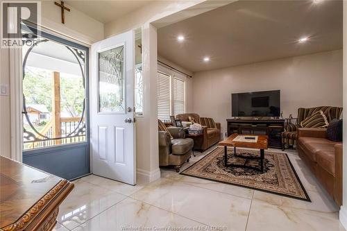 1840 Balfour Boulevard, Windsor, ON - Indoor