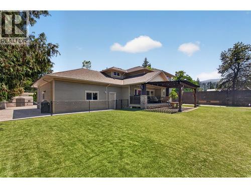 4588 Raymer Road, Kelowna, BC - Outdoor