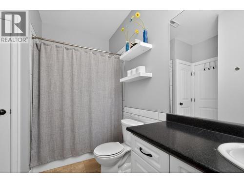 suite bathroom - 4588 Raymer Road, Kelowna, BC - Indoor Photo Showing Bathroom