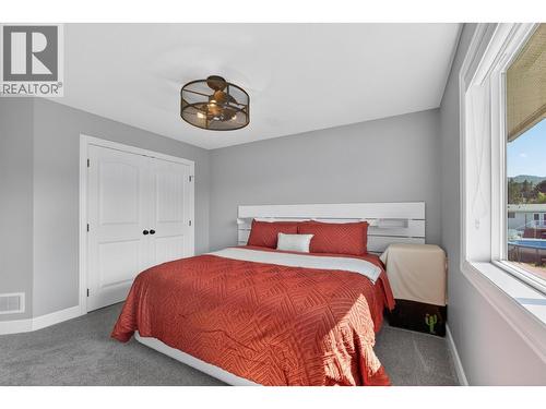 4588 Raymer Road, Kelowna, BC - Indoor Photo Showing Bedroom