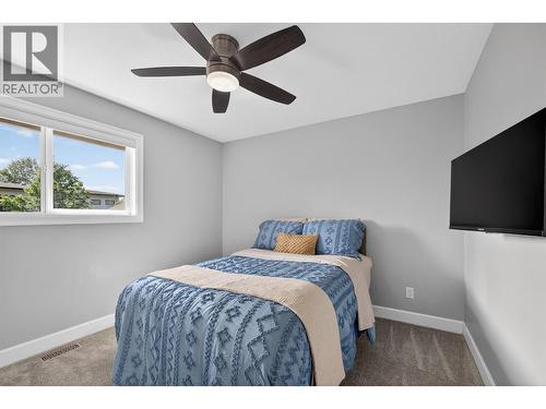 4588 Raymer Road, Kelowna, BC - Indoor Photo Showing Bedroom
