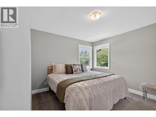4588 Raymer Road, Kelowna, BC - Indoor Photo Showing Bedroom