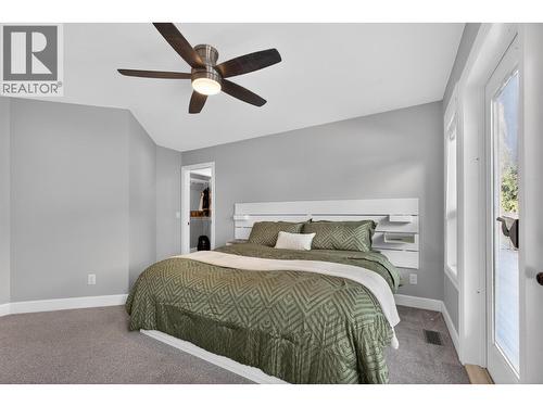4588 Raymer Road, Kelowna, BC - Indoor Photo Showing Bedroom