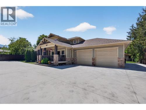 4588 Raymer Road, Kelowna, BC - Outdoor
