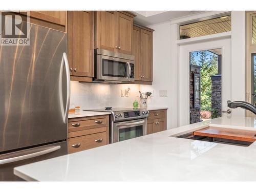 333 Longspoon Drive Unit# 19, Vernon, BC - Indoor Photo Showing Kitchen With Upgraded Kitchen