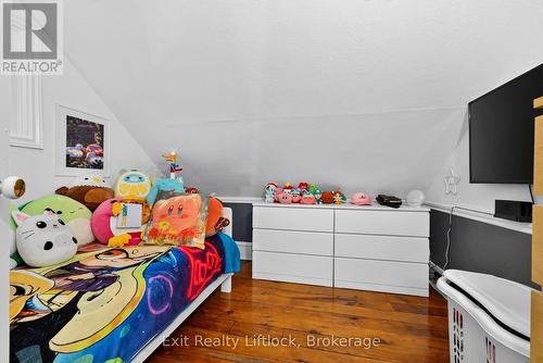133 Farmers Road, Kawartha Lakes (Manvers), ON - Indoor Photo Showing Bedroom