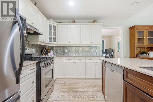 155 Whitehead Street, Alderville First Nation, ON - Indoor Photo Showing Kitchen