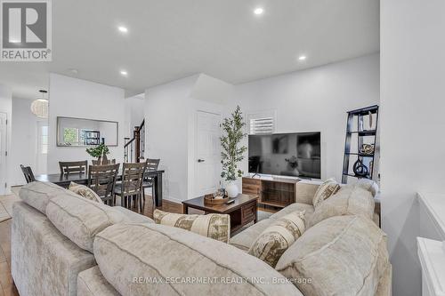 73 Fitzgerald Drive, Cambridge, ON - Indoor Photo Showing Living Room