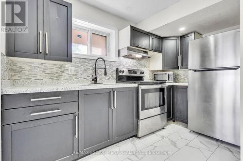 73 Fitzgerald Drive, Cambridge, ON - Indoor Photo Showing Kitchen With Upgraded Kitchen