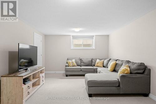 661 Jerome Jodoin Drive, Ottawa, ON - Indoor Photo Showing Living Room