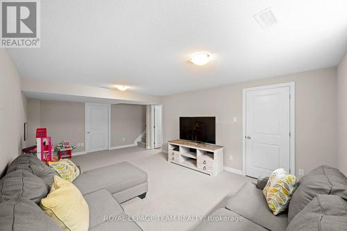 661 Jerome Jodoin Drive, Ottawa, ON - Indoor Photo Showing Living Room