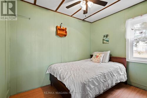 32 Erie Heights Line, Haldimand (Dunnville), ON - Indoor Photo Showing Bedroom