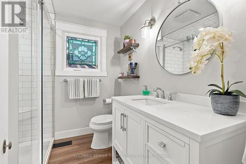 22 Western Avenue, Innisfil, ON - Indoor Photo Showing Bathroom