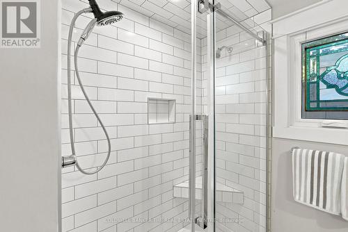 22 Western Avenue, Innisfil, ON - Indoor Photo Showing Bathroom
